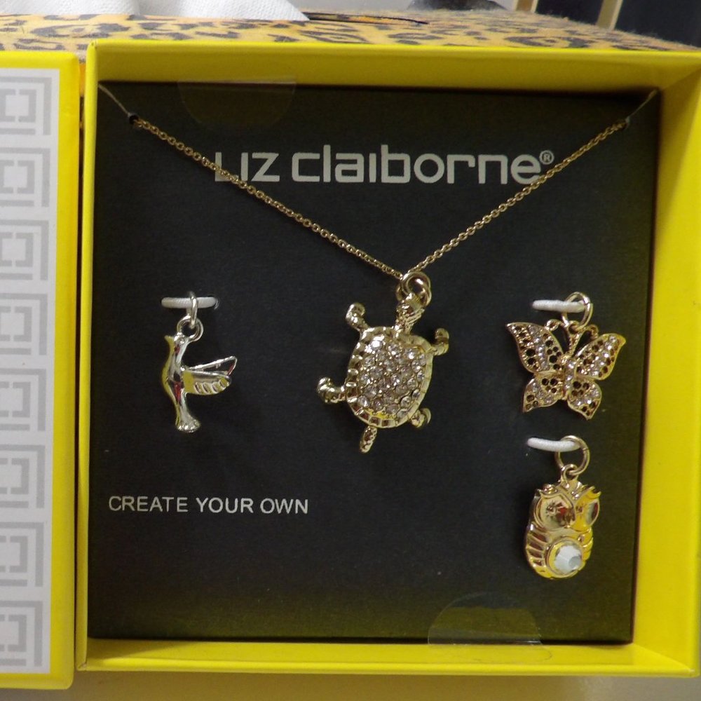LIZ CLAIBORNE CHARM NECKLACE